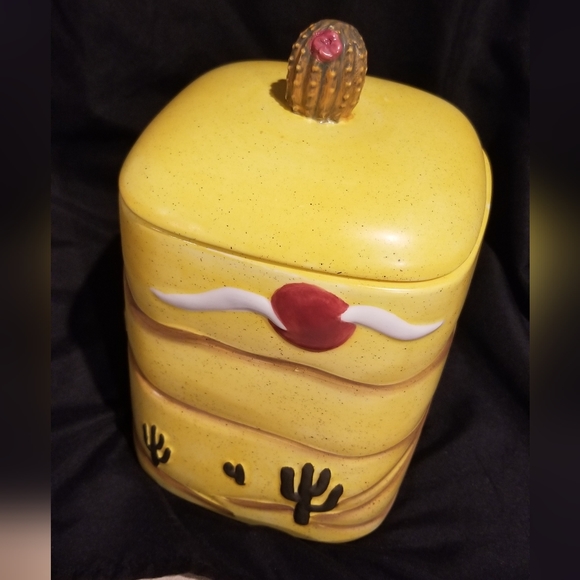 Ceramic Container - Picture 8 of 11